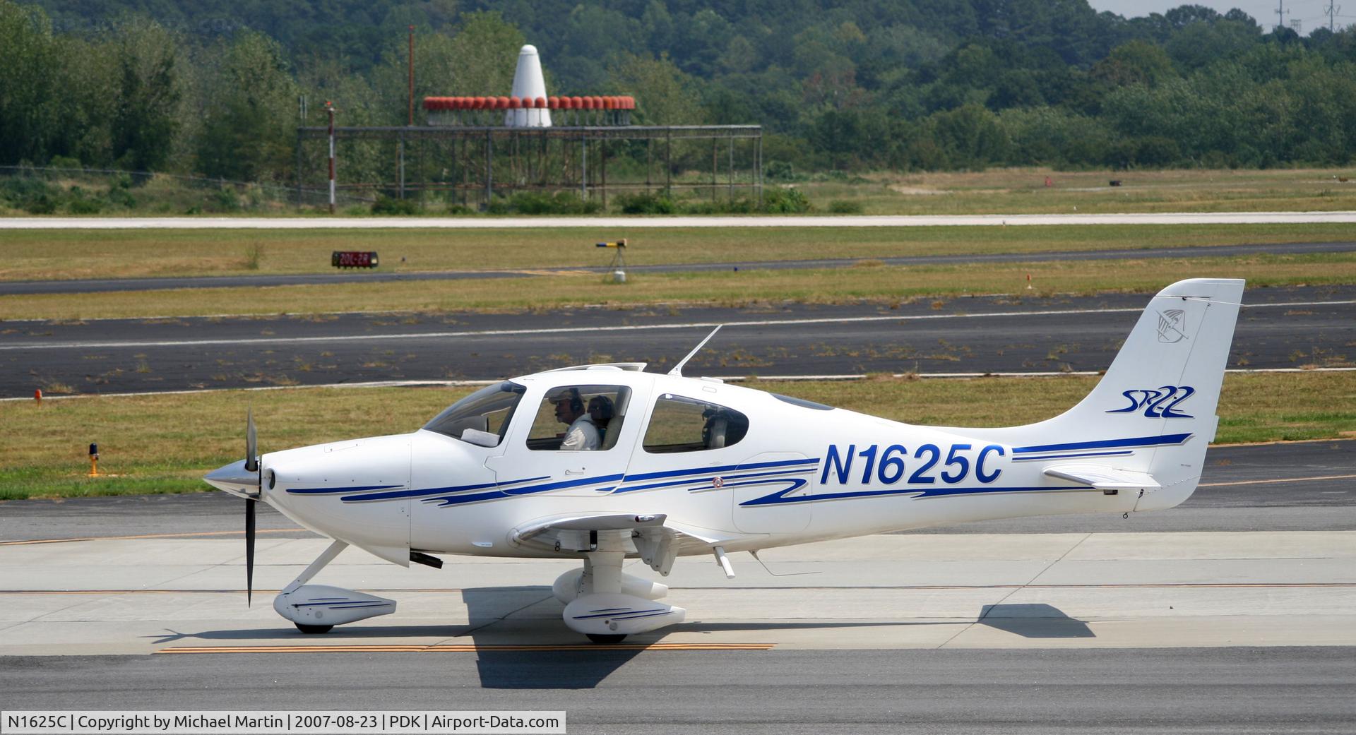 N1625C, 2003 Cirrus SR22 C/N 0584, Taxing to Epps Air Service