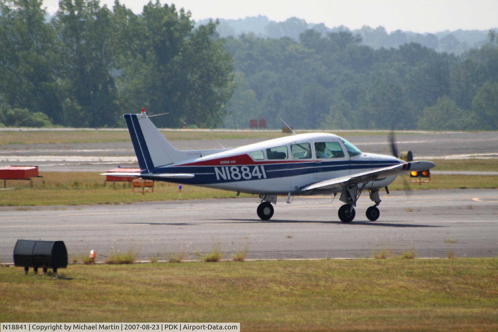 N18841, 1977 Beech C24R C/N MC-509, Landing Runway 20R