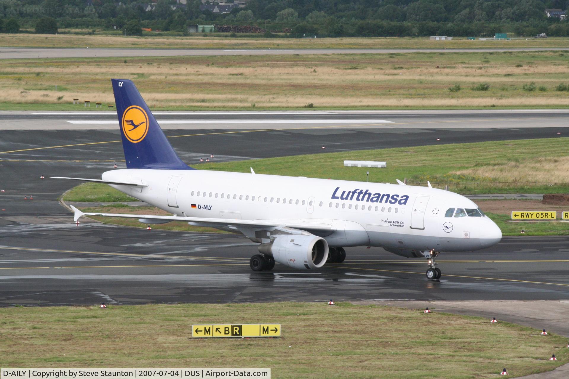 D-AILY, 1998 Airbus A319-114 C/N 875, Taken at Dusseldorf Airport July 2007