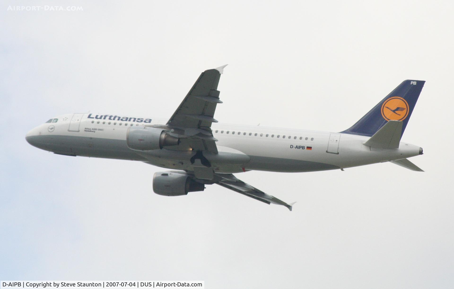 D-AIPB, 1989 Airbus A320-211 C/N 0070, Taken at Dusseldorf Airport July 2007