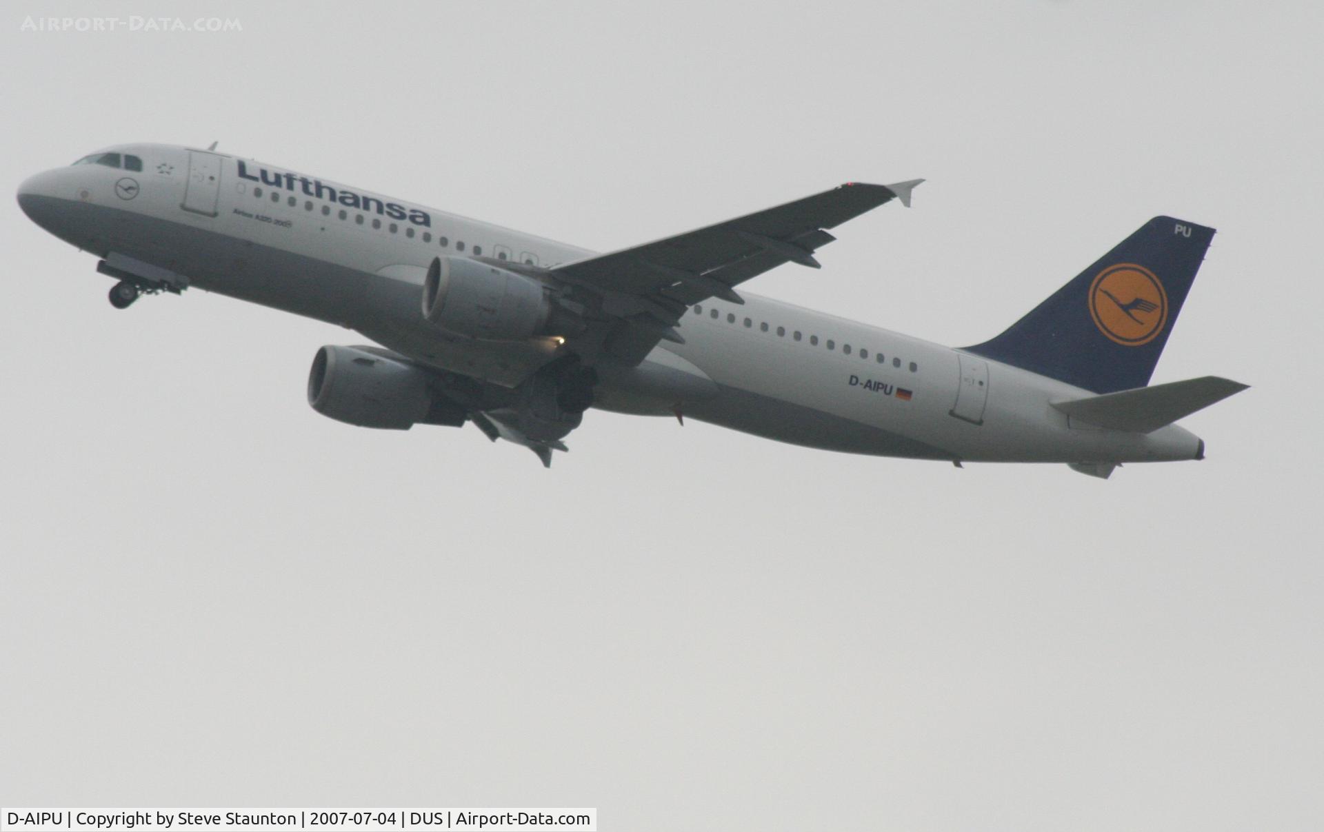 D-AIPU, 1990 Airbus A320-211 C/N 135, Taken at Dusseldorf Airport July 2007