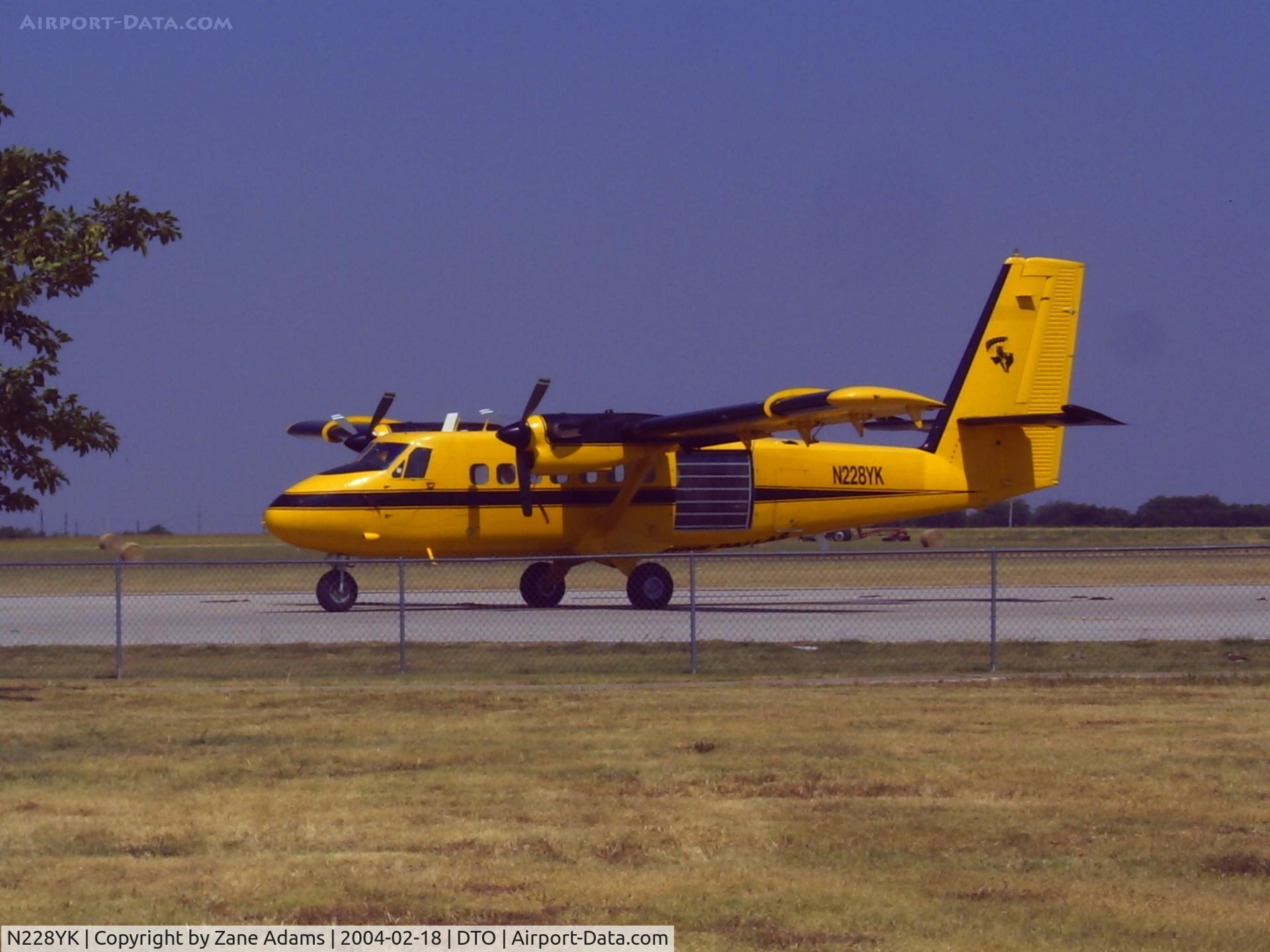 N228YK, 1969 De Havilland Canada DHC-6-200 Twin Otter C/N 228, Working jump plane Denton, TX 02/2006