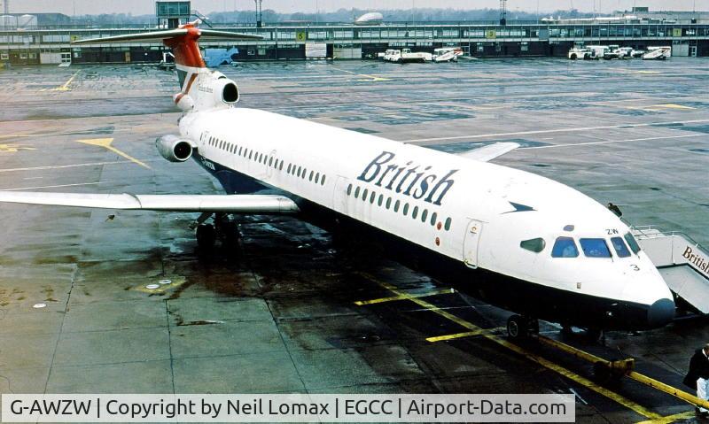G-AWZW, 1971 Hawker Siddeley HS-121 Trident 3B-101 C/N 2323, From the pier at Manchester