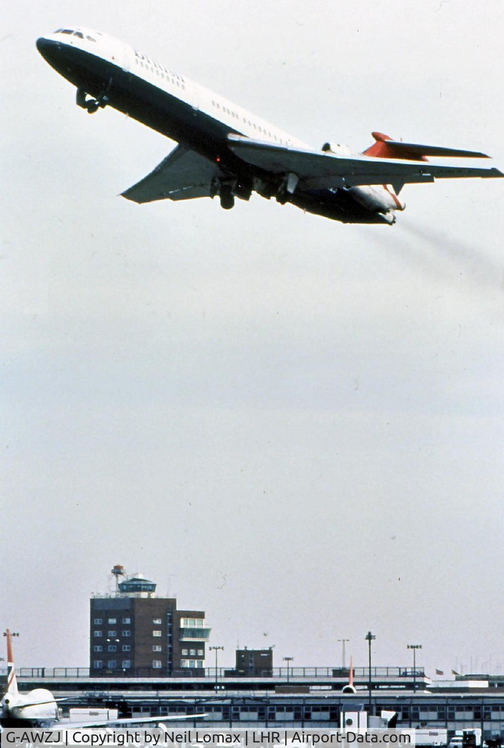 G-AWZJ, 1971 Hawker Siddeley HS-121 Trident 3B-101 C/N 2311, Sporty take off.