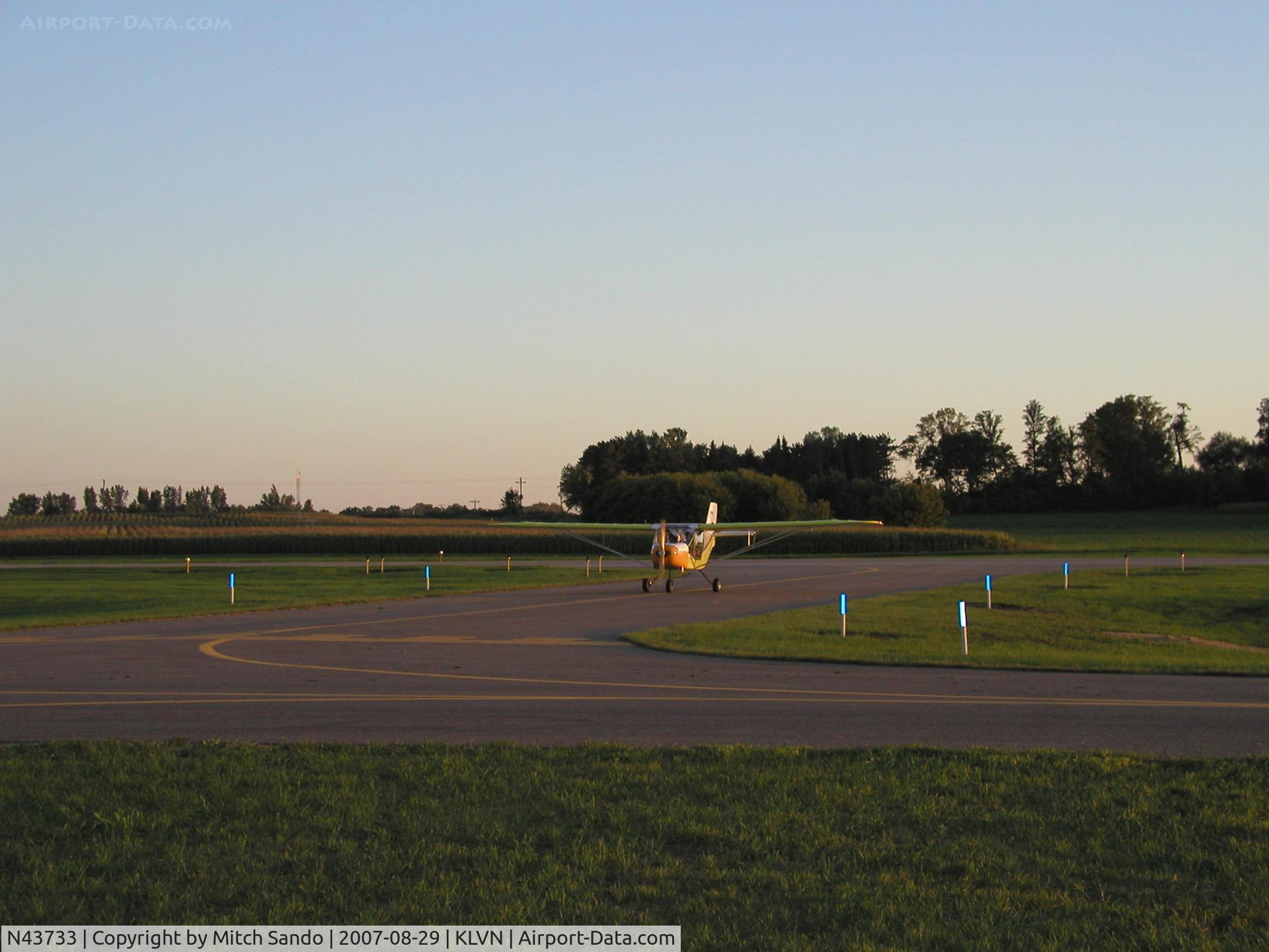 N43733, 2007 Rans S-6ES Coyote II C/N 05051666, Clear of the active at Airlake.