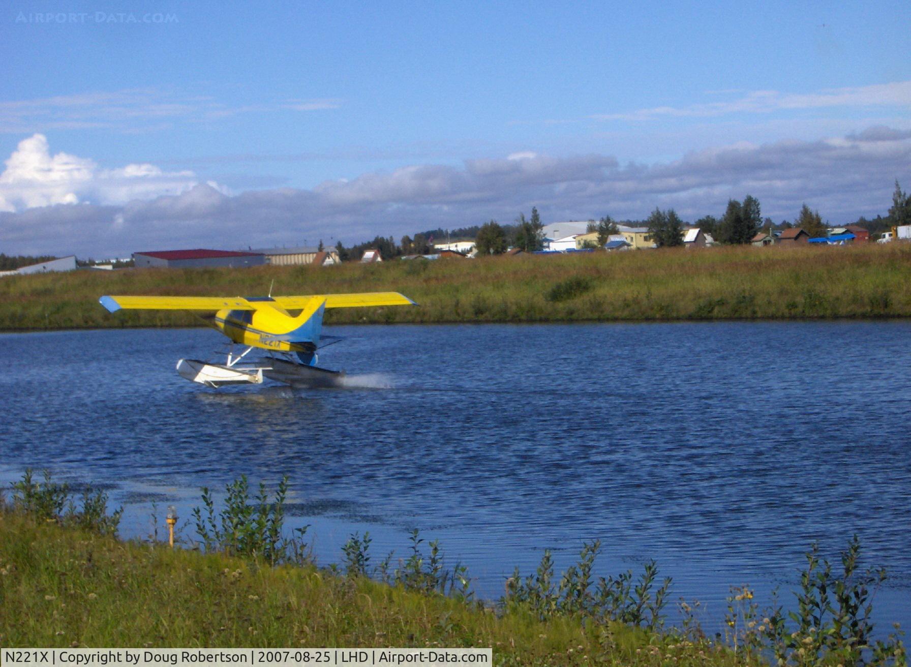 N221X, 1977 Maule M-5-235C Lunar Rocket C/N 7139C, 1977 Maule M-5-235C LUNAR ROCKET, Lycoming O-540 235 Hp, landing-one float wet-one to go