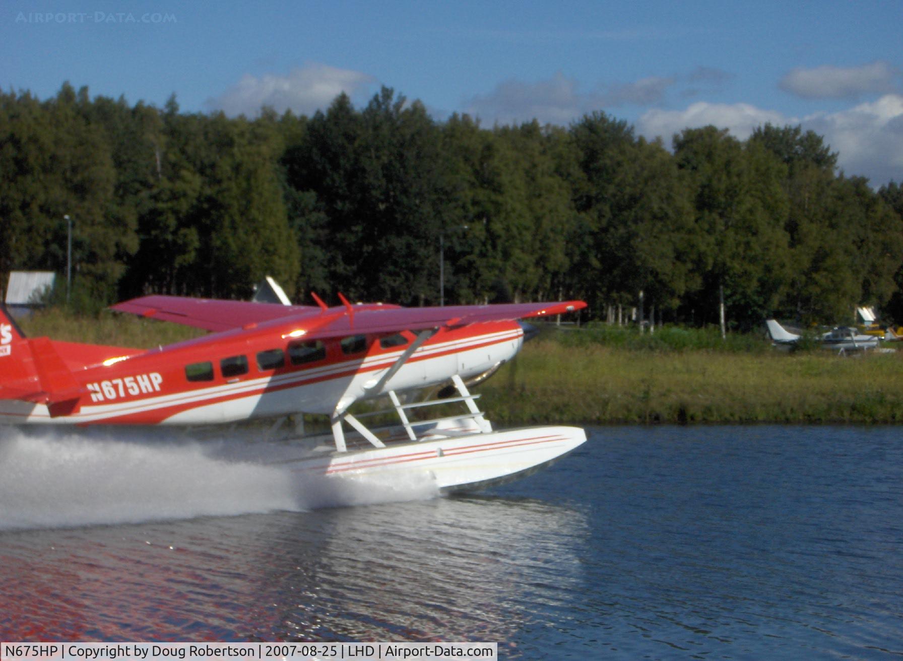 N675HP, 1998 Cessna 208 Caravan I C/N 20800289, 2006 Cessna 208 CARAVAN, P&W-C PT6A turboprop 675 shp, of Rust Air, fast taxi to position for takeoff