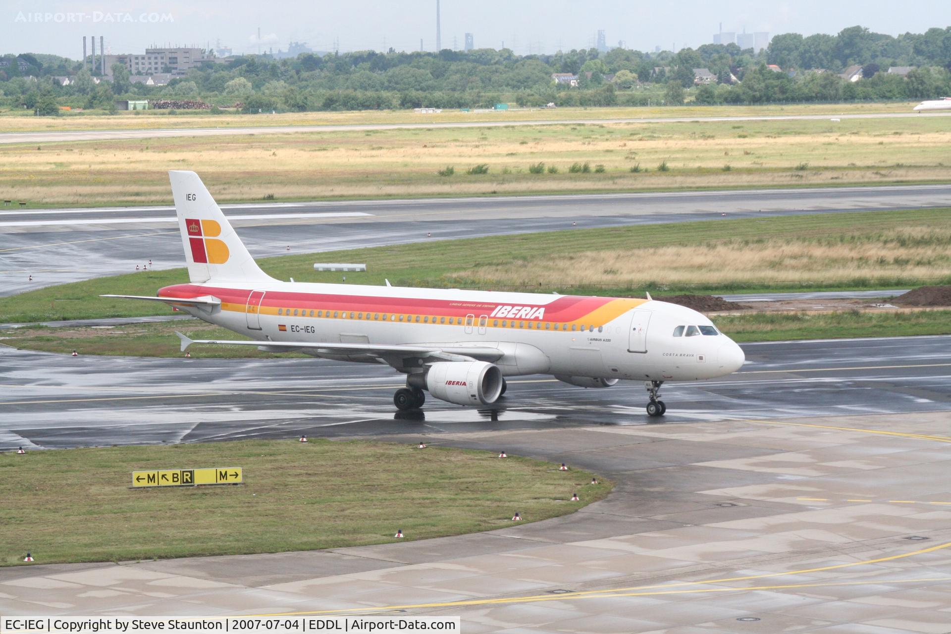 EC-IEG, 2001 Airbus A320-214 C/N 1674, Taken at Dusseldorf July 2007