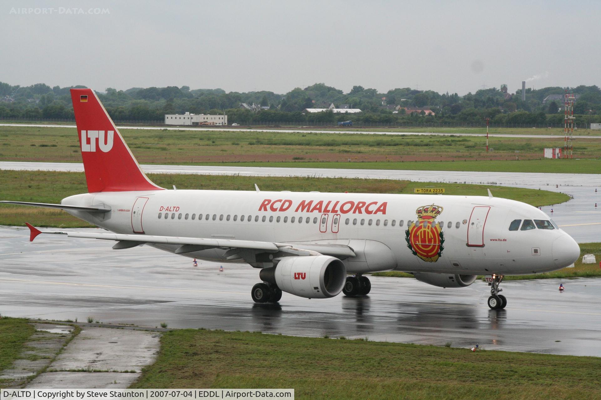 D-ALTD, 2001 Airbus A320-214 C/N 1493, Taken at Dusseldorf July 2007