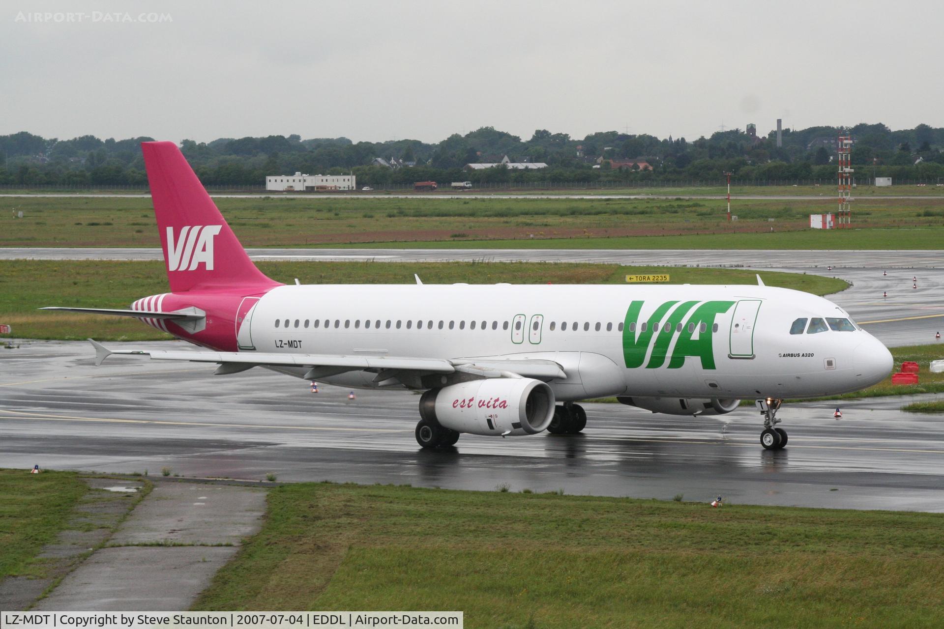 LZ-MDT, 2004 Airbus A320-232 C/N 2108, Taken at Dusseldorf July 2007