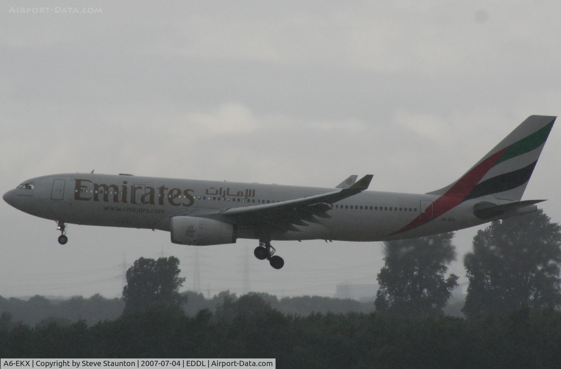 A6-EKX, 2000 Airbus A330-243 C/N 326, Taken at Dusseldorf July 2007
