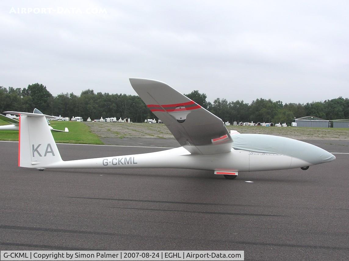 G-CKML, 2002 Schempp-Hirth Duo Discus T C/N 52, Duo Discus T at Lasham