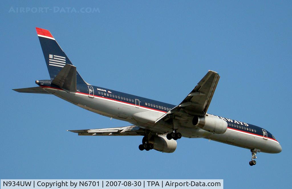 N934UW, 1993 Boeing 757-2B7 C/N 27200, Landing Runway 36L