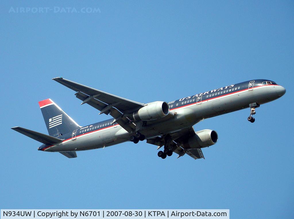 N934UW, 1993 Boeing 757-2B7 C/N 27200, Landing 36L TPA