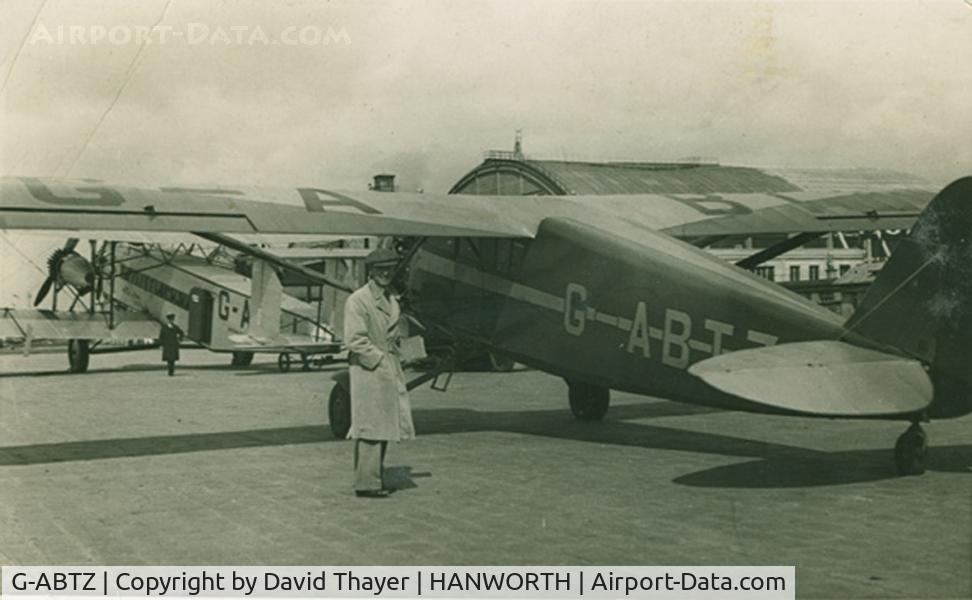 G-ABTZ, Stinson S Junior C/N 8050, Owen Cathcart-Jones at Hanworth Aerodrome with Stinson G-ABTZ. Taken in the early 1930s