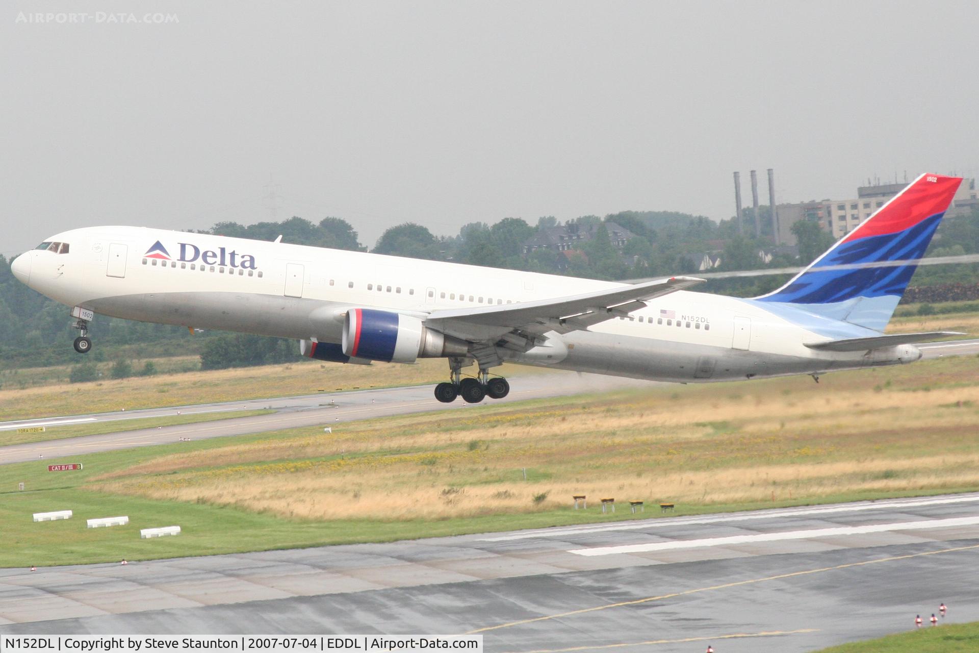N152DL, 1990 Boeing 767-3P6 C/N 24984, Taken at Dusseldorf July 2007