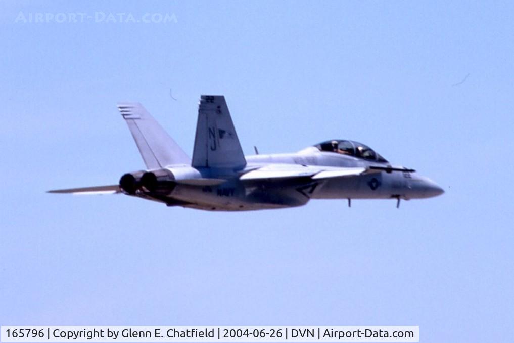 165796, Boeing F/A-18F Super Hornet C/N 1524/F022, F/A-18F at the Quad Cities Air Show