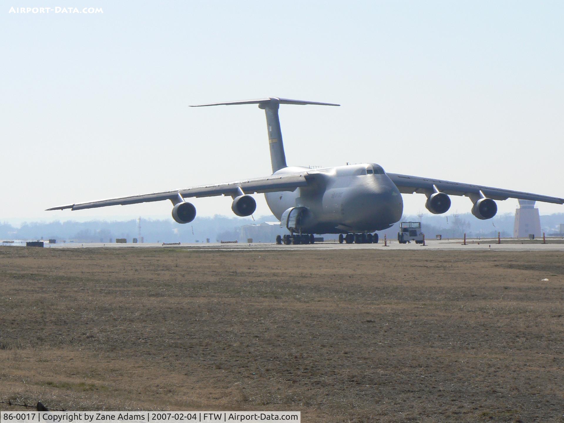 86-0017, 1986 Lockheed C-5B Galaxy C/N 500-0103, At Mecham Filed to unload F-14 159600