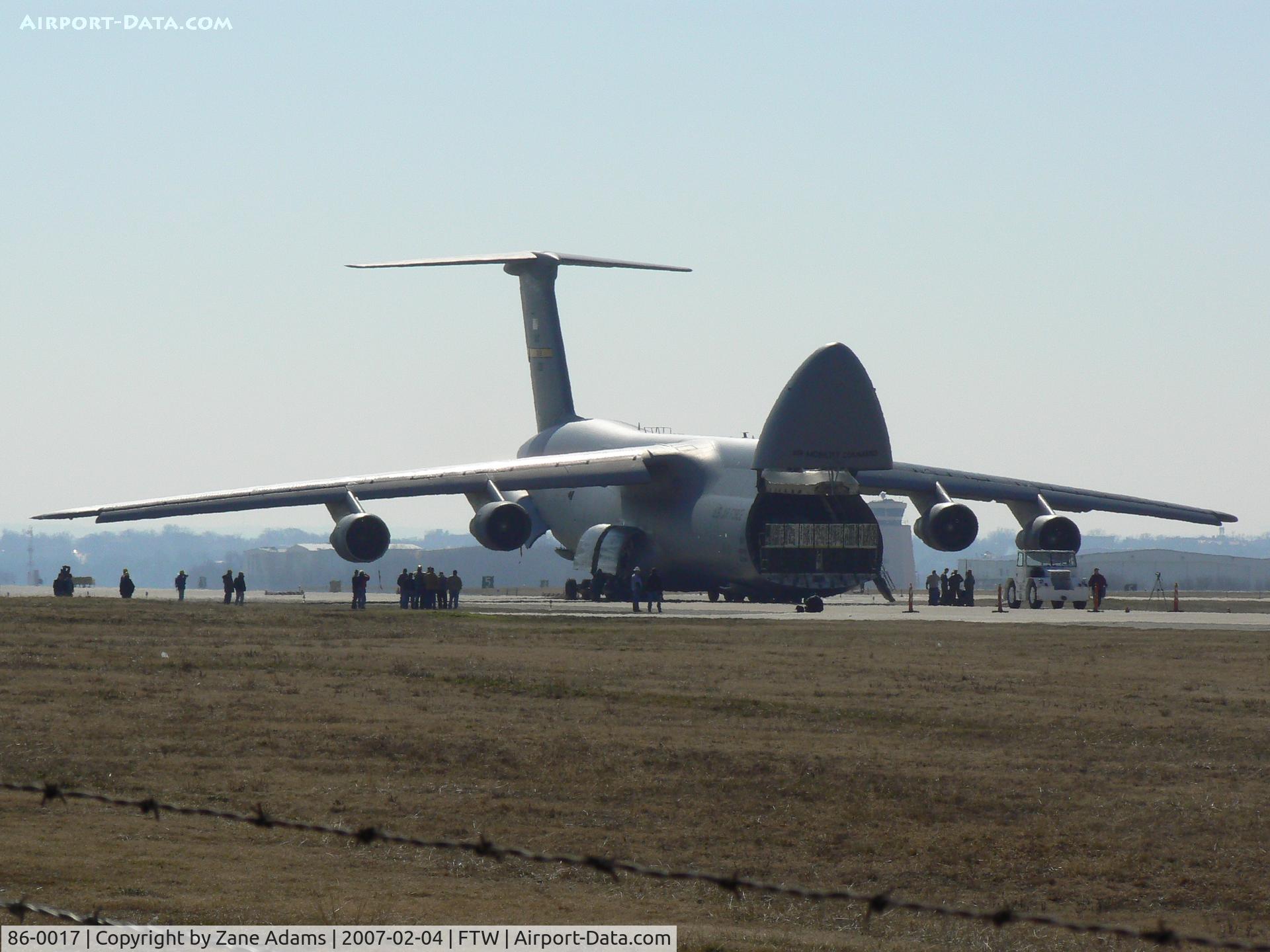 86-0017, 1986 Lockheed C-5B Galaxy C/N 500-0103, At Mecham Field to unload F-14 159600
