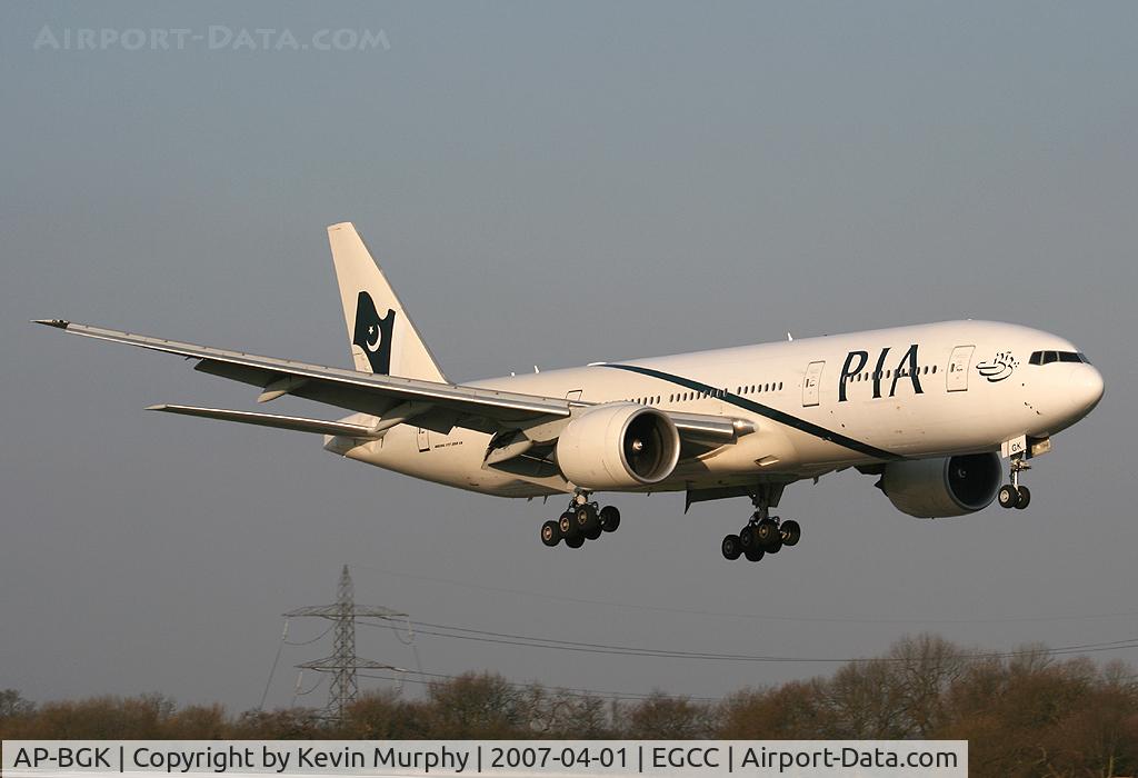 AP-BGK, 2004 Boeing 777-240/ER C/N 33776, PIA 777