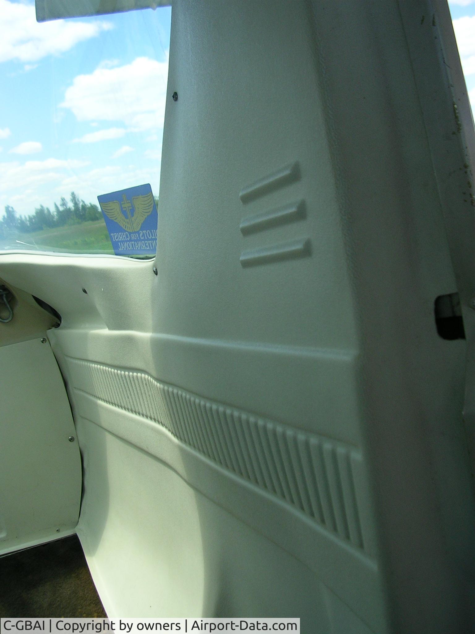 C-GBAI, 1972 Cessna 150L C/N 15073401, inside