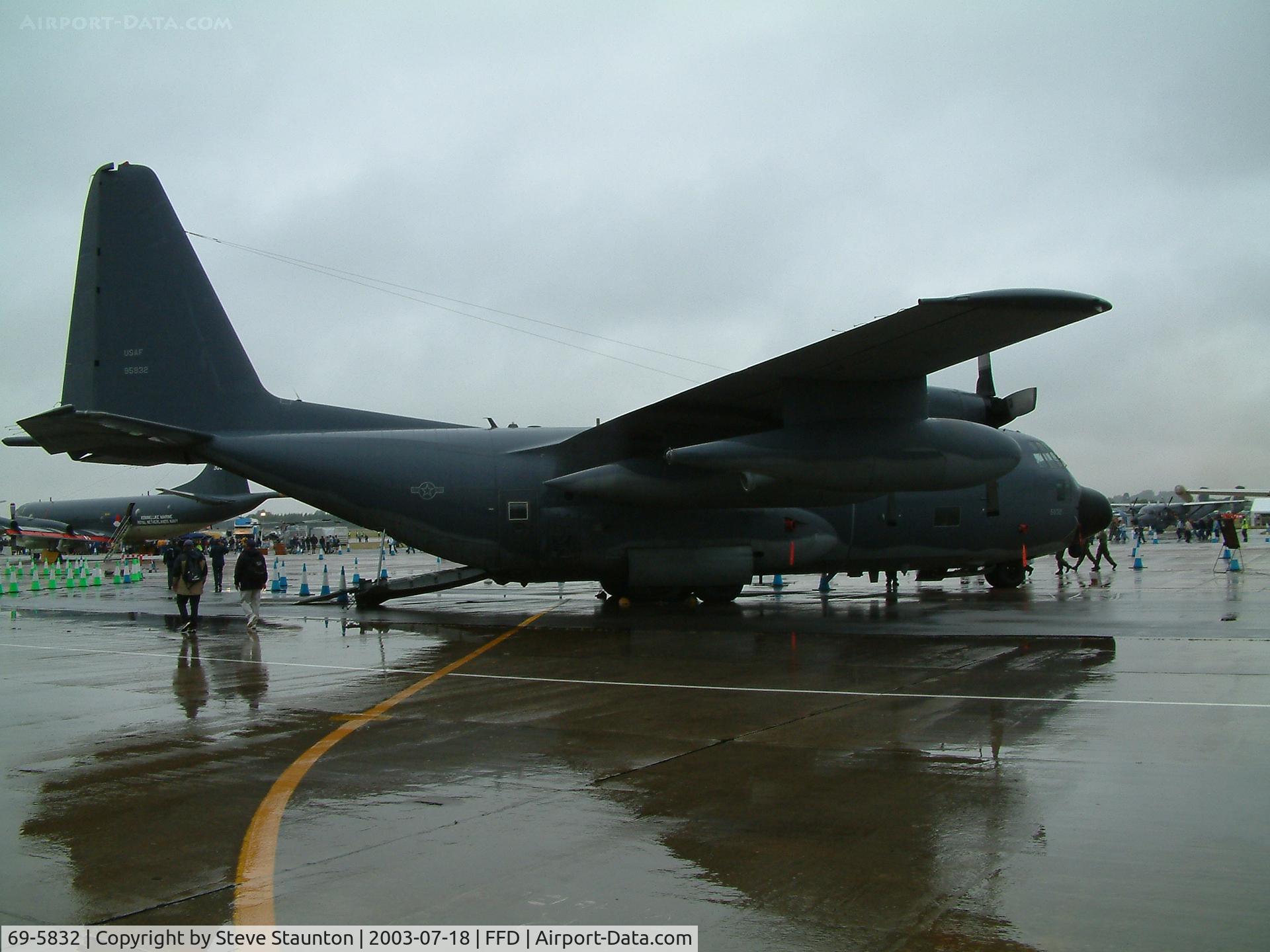 69-5832, 1970 Lockheed MC-130P Combat Shadow C/N 382-4381, Royal International Air Tattoo 2003