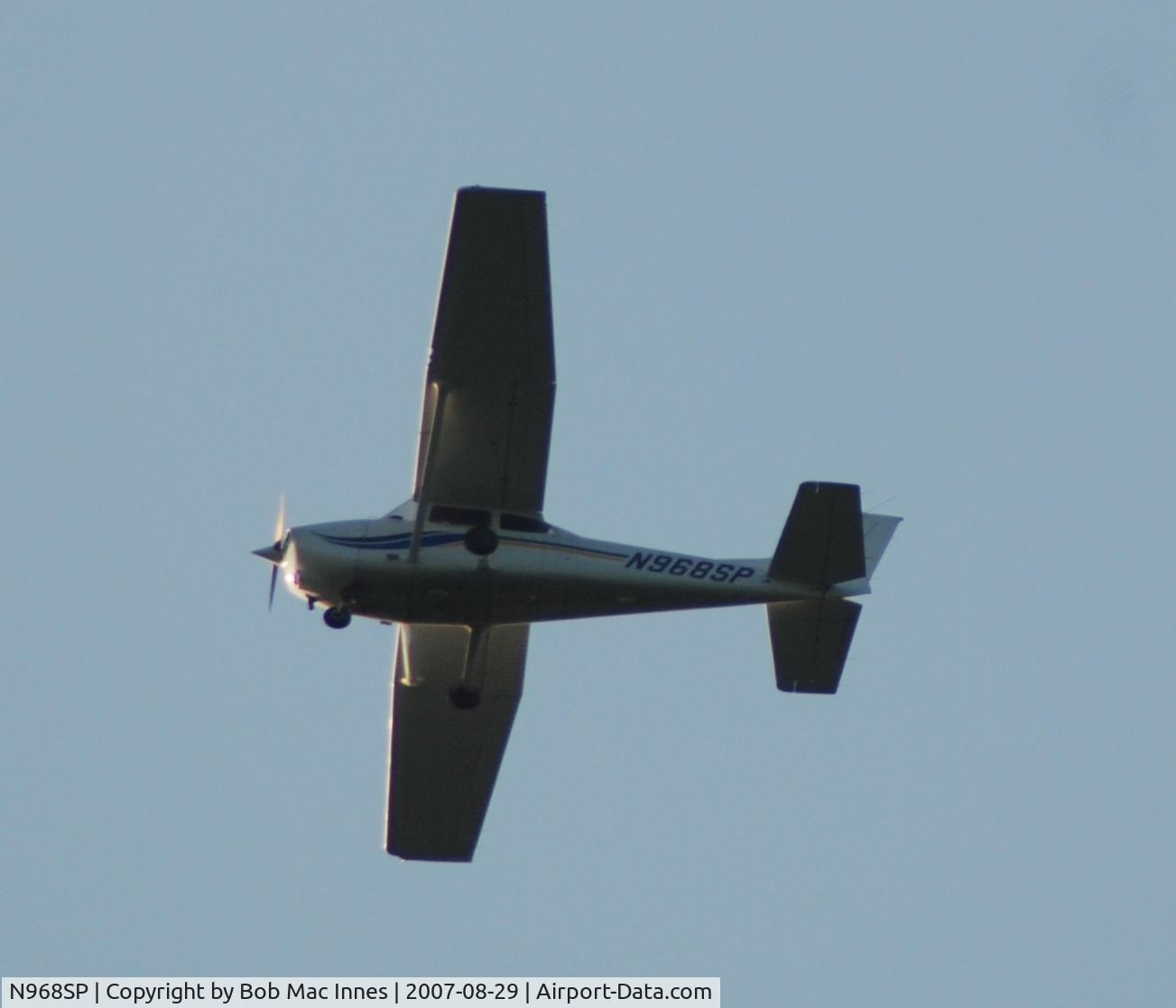 N968SP, 1999 Cessna 172S C/N 172S8170, Seen of Redding Ct