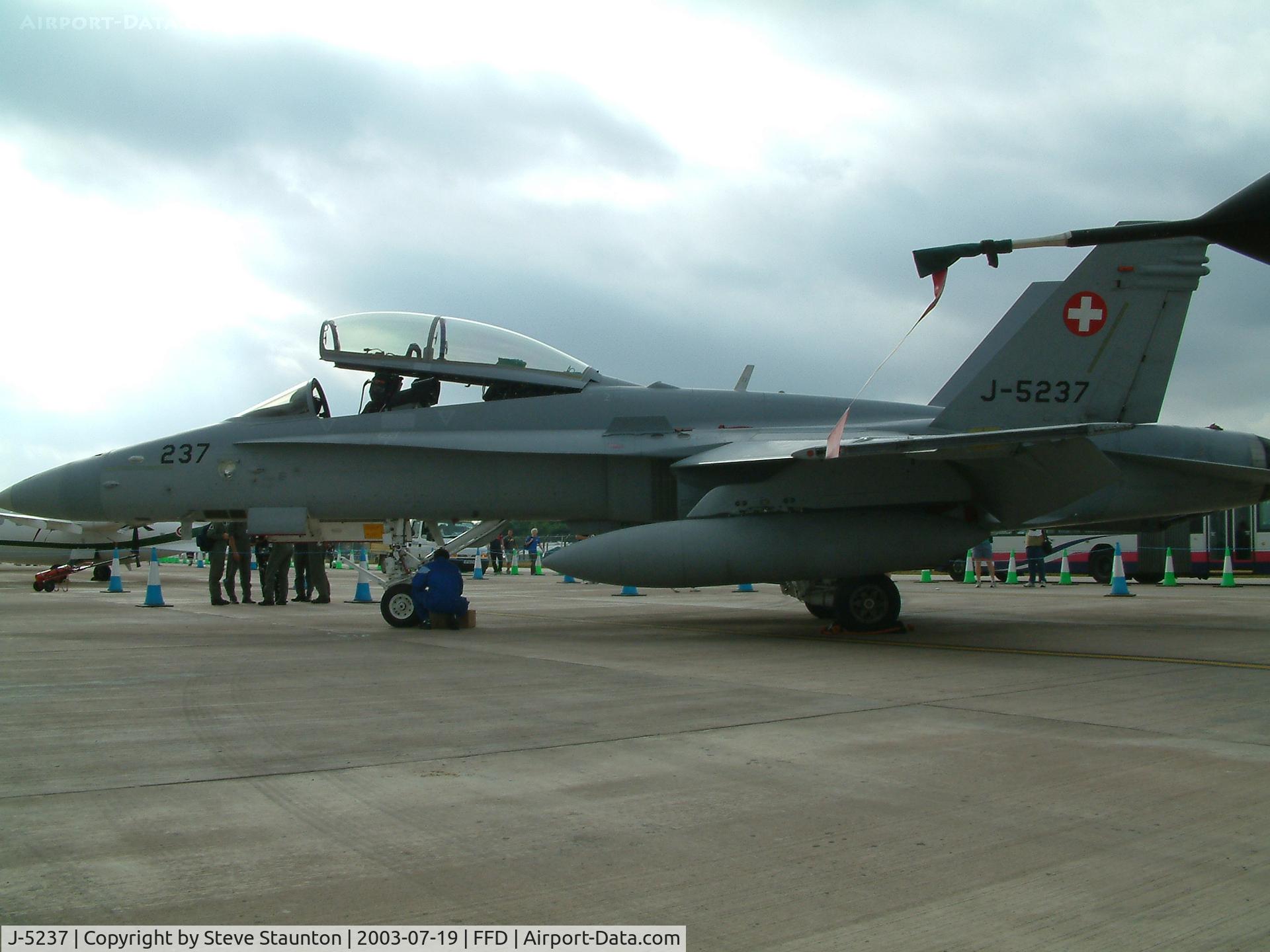 J-5237, McDonnell Douglas F/A-18D Hornet C/N 1339, Royal International Air Tattoo 2003