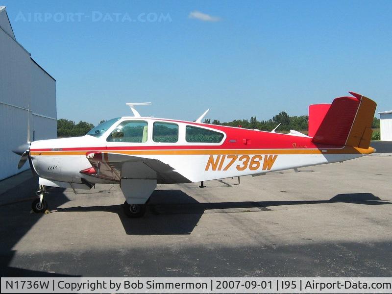 N1736W, 1972 Beech V35B Bonanza C/N D-9403, On the ramp in Kenton, OH