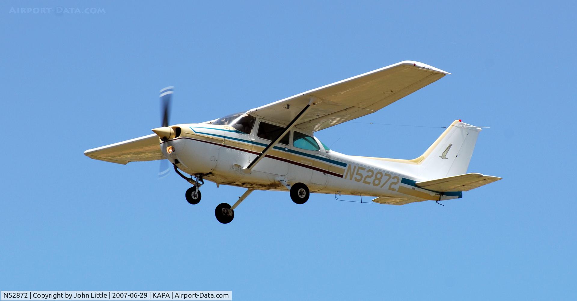 N52872, 1981 Cessna 172P C/N 17274625, Approach 17L from Apraphoe Rd & Peoria