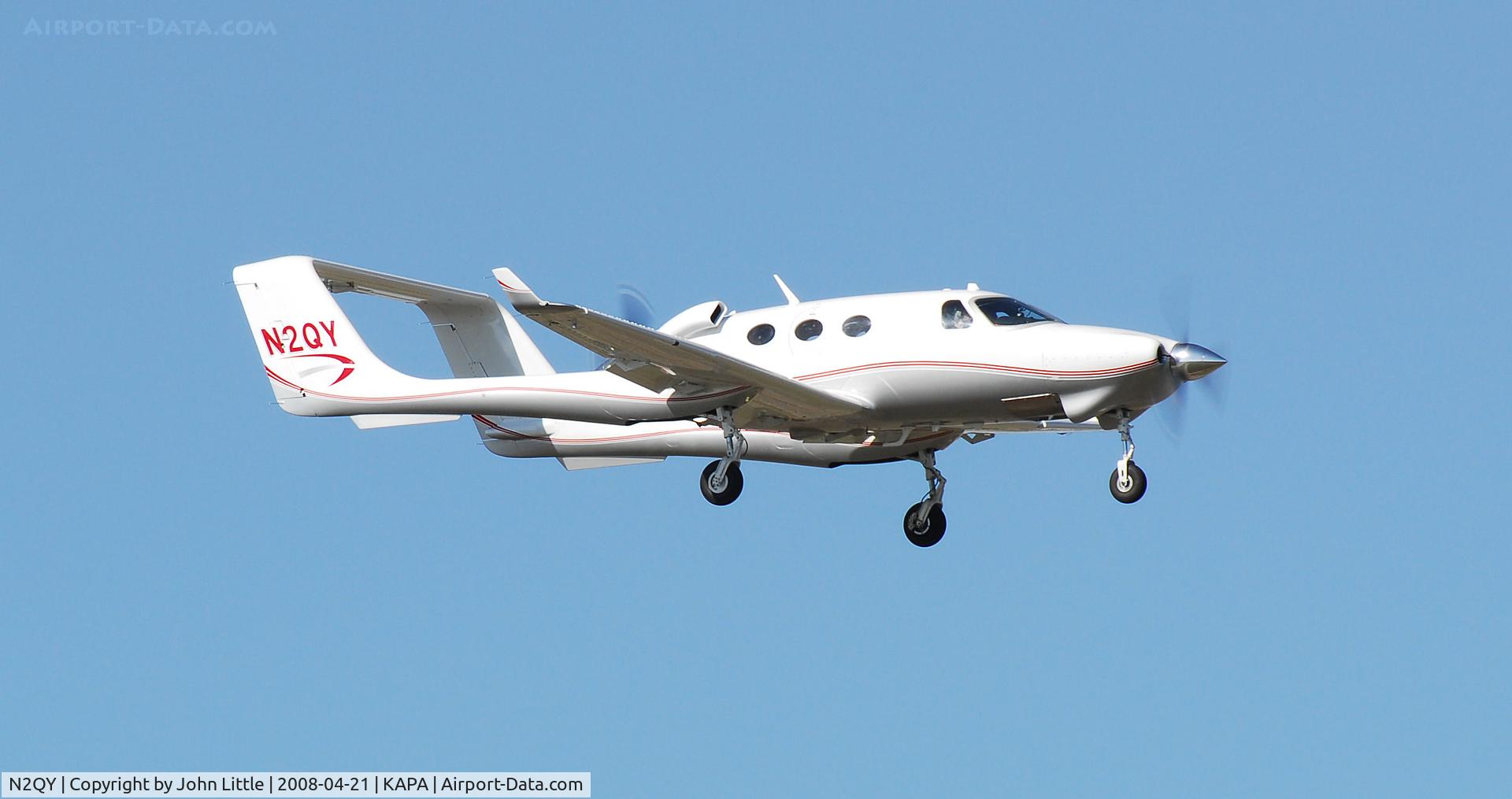 N2QY, 2006 Adam Aircraft A500 C/N 0007, Landing 35R from South Circle
