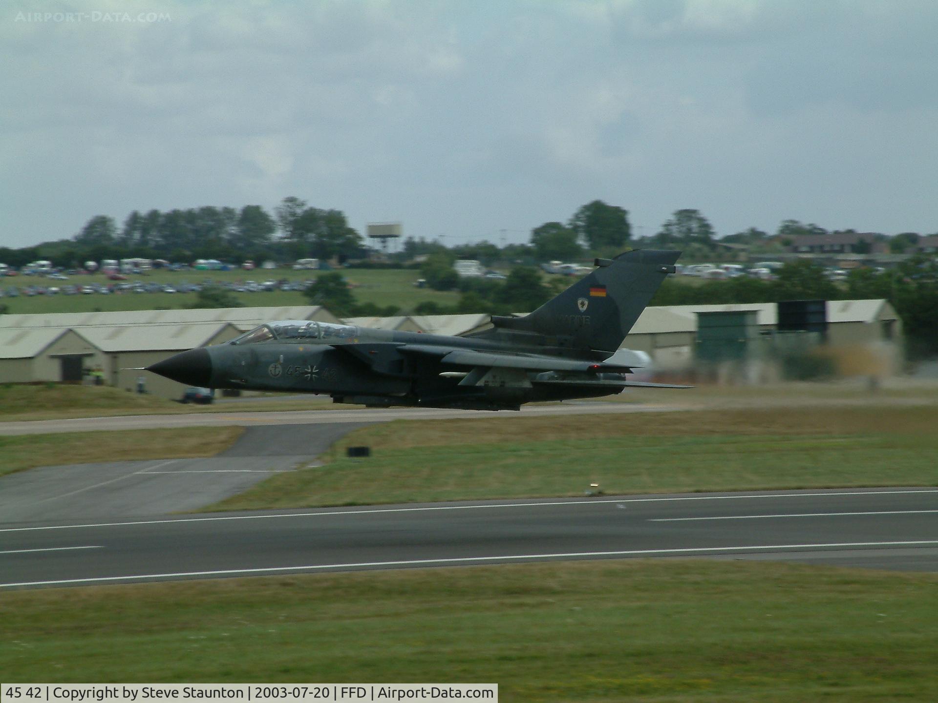 45 42, Panavia Tornado IDS C/N 606/GS190/4242, Royal International Air Tattoo 2003
