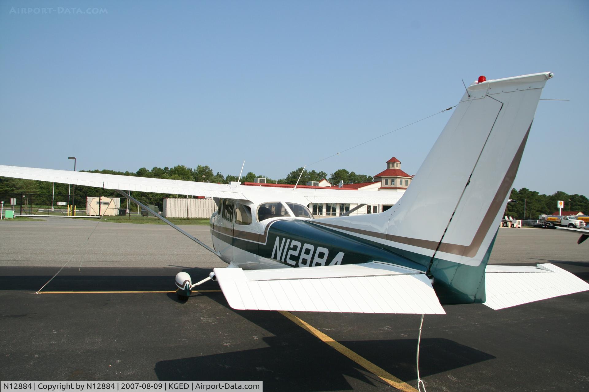 N12884, 1973 Cessna 172M C/N 17262341, N12884 relaxing in Georgetown Delaware