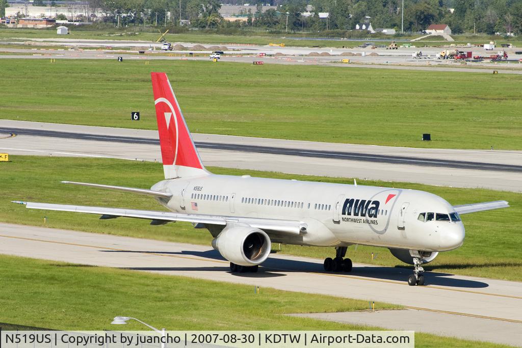N519US, 1986 Boeing 757-251 C/N 23207, Taxi 3L