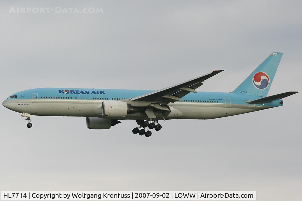 HL7714, 2002 Boeing 777-2B5/ER C/N 27951, approaching RWY34