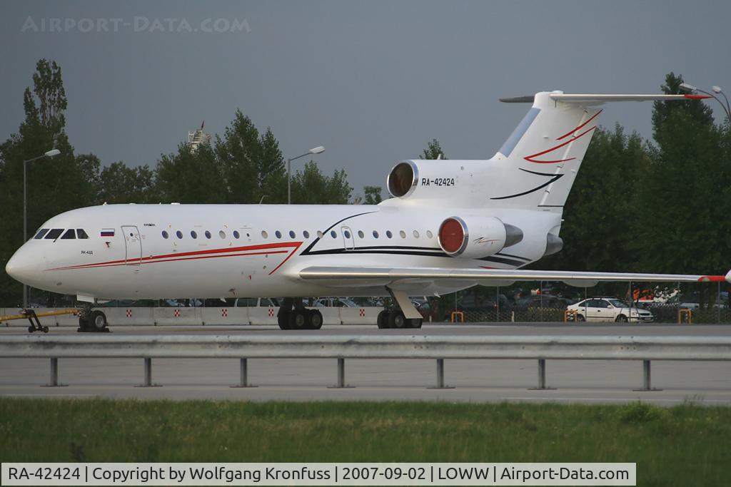 RA-42424, 1992 Yakovlev Yak-42D C/N 4520421502016, Russian VIP-Jet @ VIE's GAC