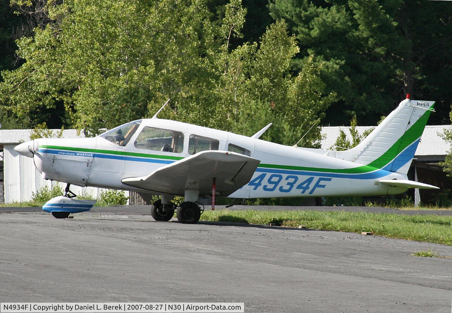 N4934F, 1976 Piper PA-28-151 C/N 28-7715082, Vintage 1976 Cherokee Warrior tries to blend in with the rural Pennsylvania surroundings.