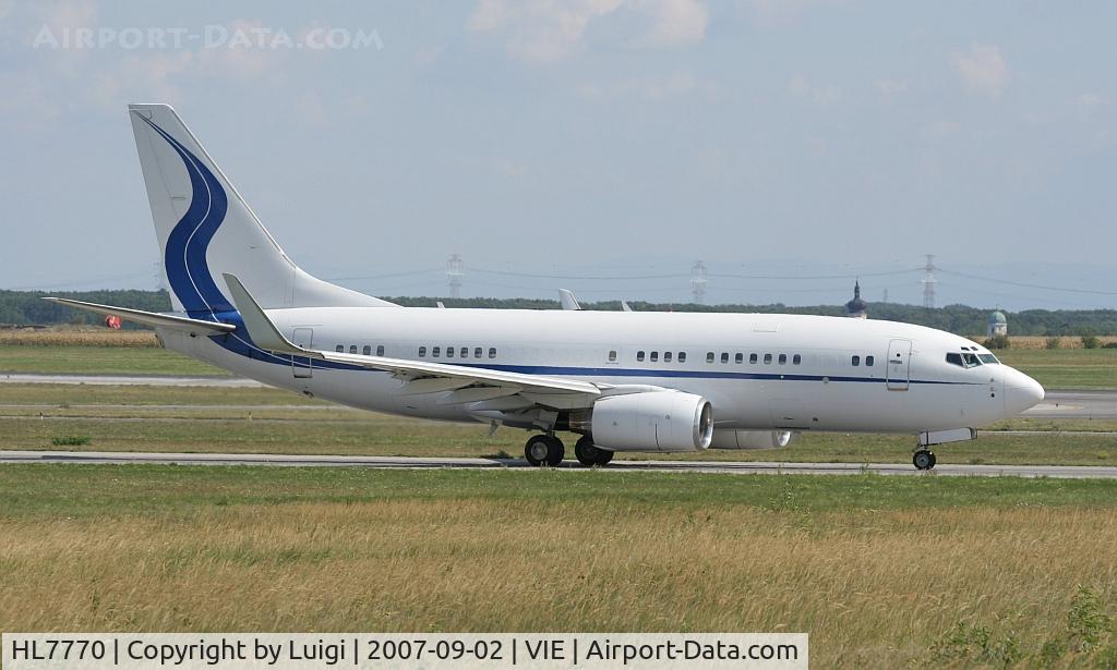 HL7770, Boeing 737-7EG BBJ C/N 32807, B737-700