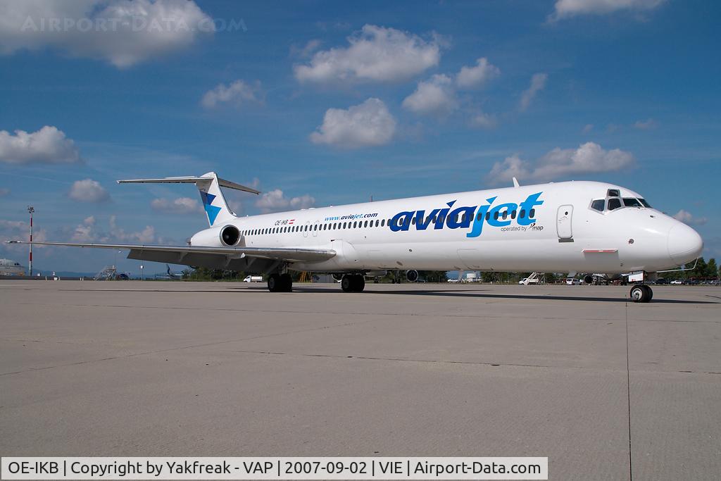 OE-IKB, 1986 McDonnell Douglas MD-83 (DC-9-83) C/N 49448, Aviajet MD80