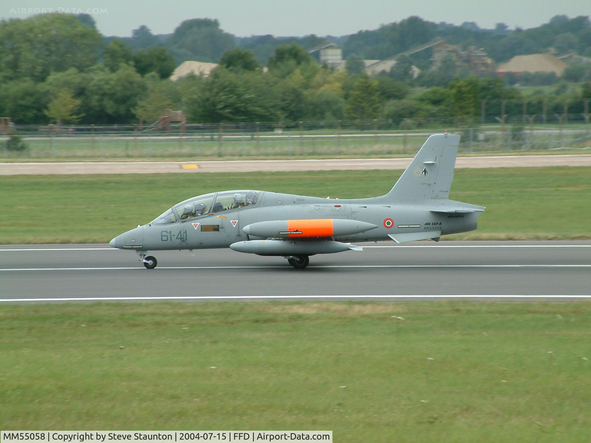 MM55058, Aermacchi MB-339A C/N 6852/190/AA087, Royal International Air Tattoo 2004