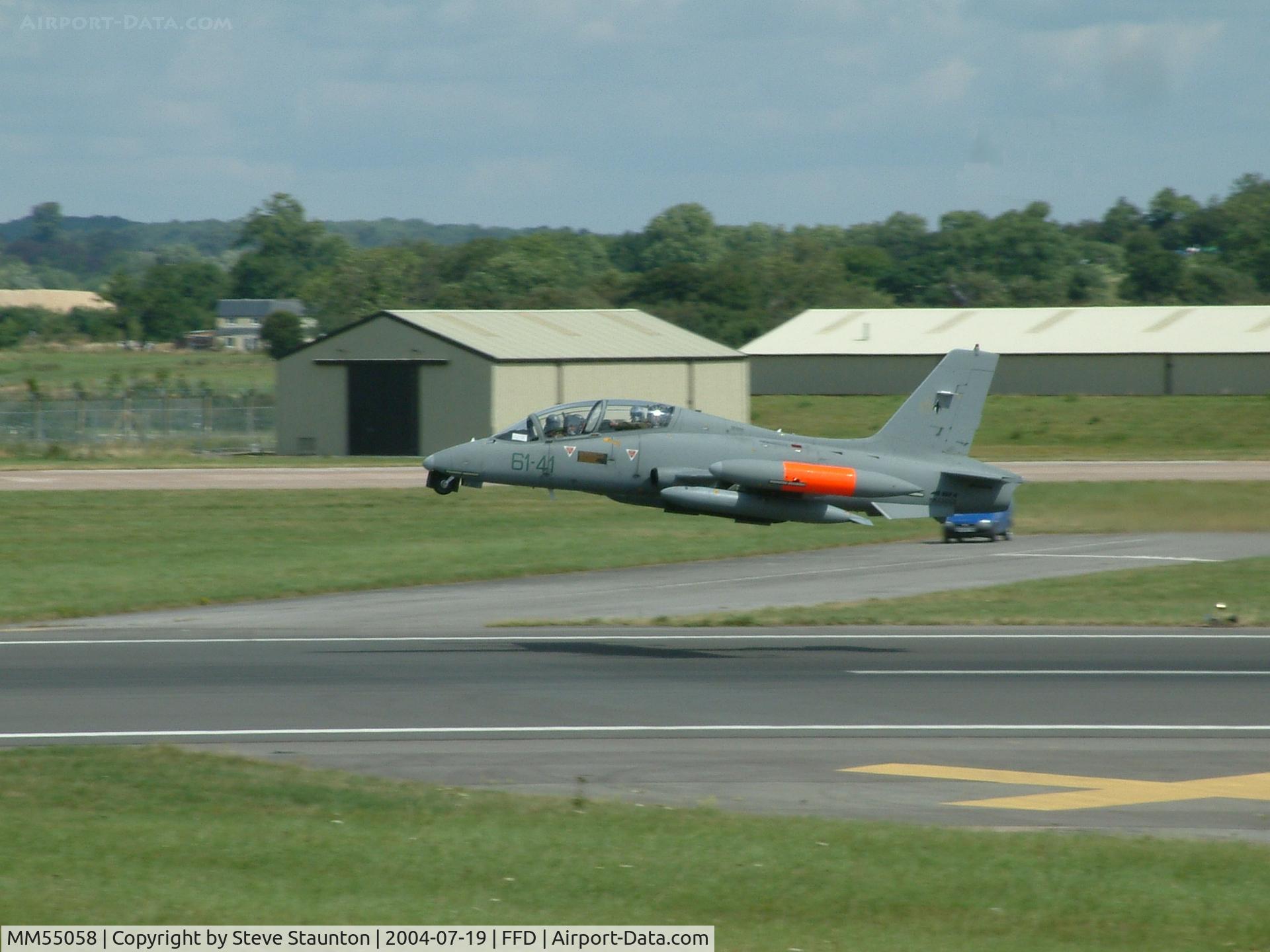 MM55058, Aermacchi MB-339A C/N 6852/190/AA087, Royal International Air Tattoo 2004