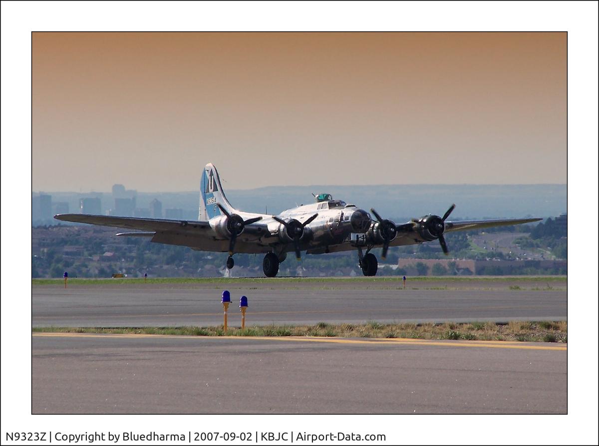 N9323Z, 1944 Boeing B-17G-85-DL Flying Fortress C/N 32155, Sentimental Journey Landing.