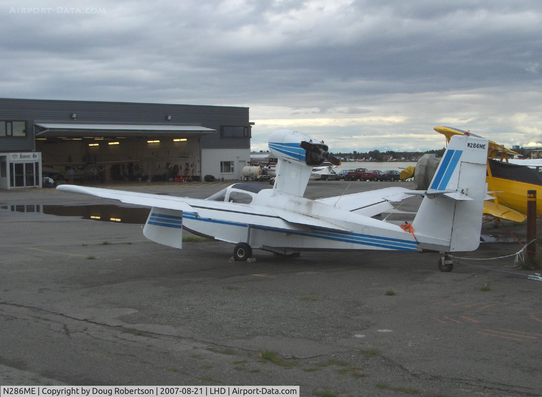 N286ME, 1969 Lake LA-4 C/N 410, 1969 Lake LA-4-180, Lycoming O&VO-360 180 Hp, one of the few amphibians I saw at Lake Hood; most seaplanes were on straight floats.
