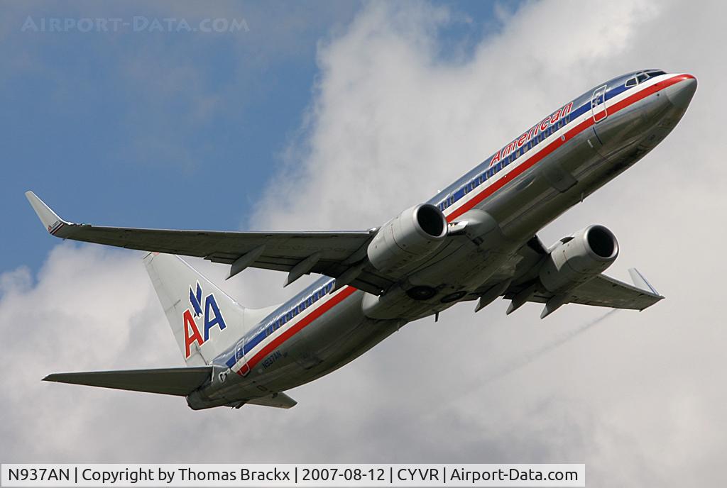 N937AN, 2000 Boeing 737-823 C/N 30082, Fuel leak !!