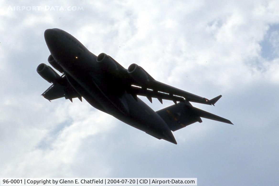 96-0001, 1996 McDonnell Douglas C-17A Globemaster III C/N P-33, Departing runway 13