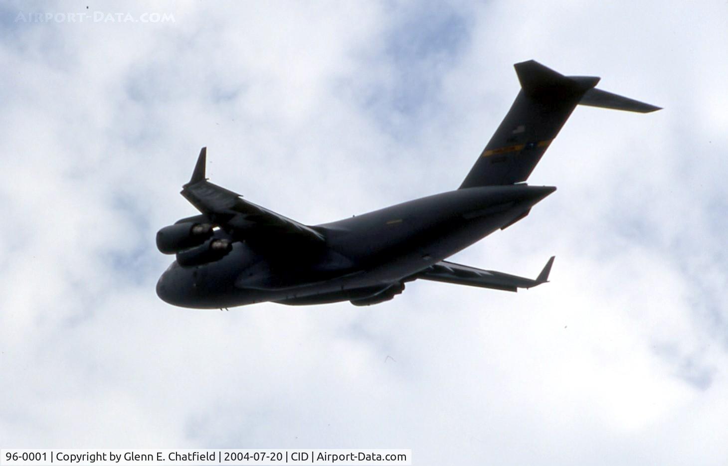 96-0001, 1996 McDonnell Douglas C-17A Globemaster III C/N P-33, Departing runway 13