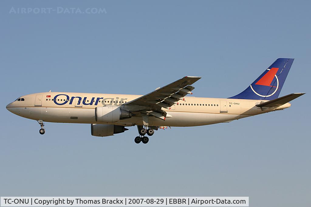 TC-ONU, 1982 Airbus A300B4-203 C/N 192, Short final RWY 25L