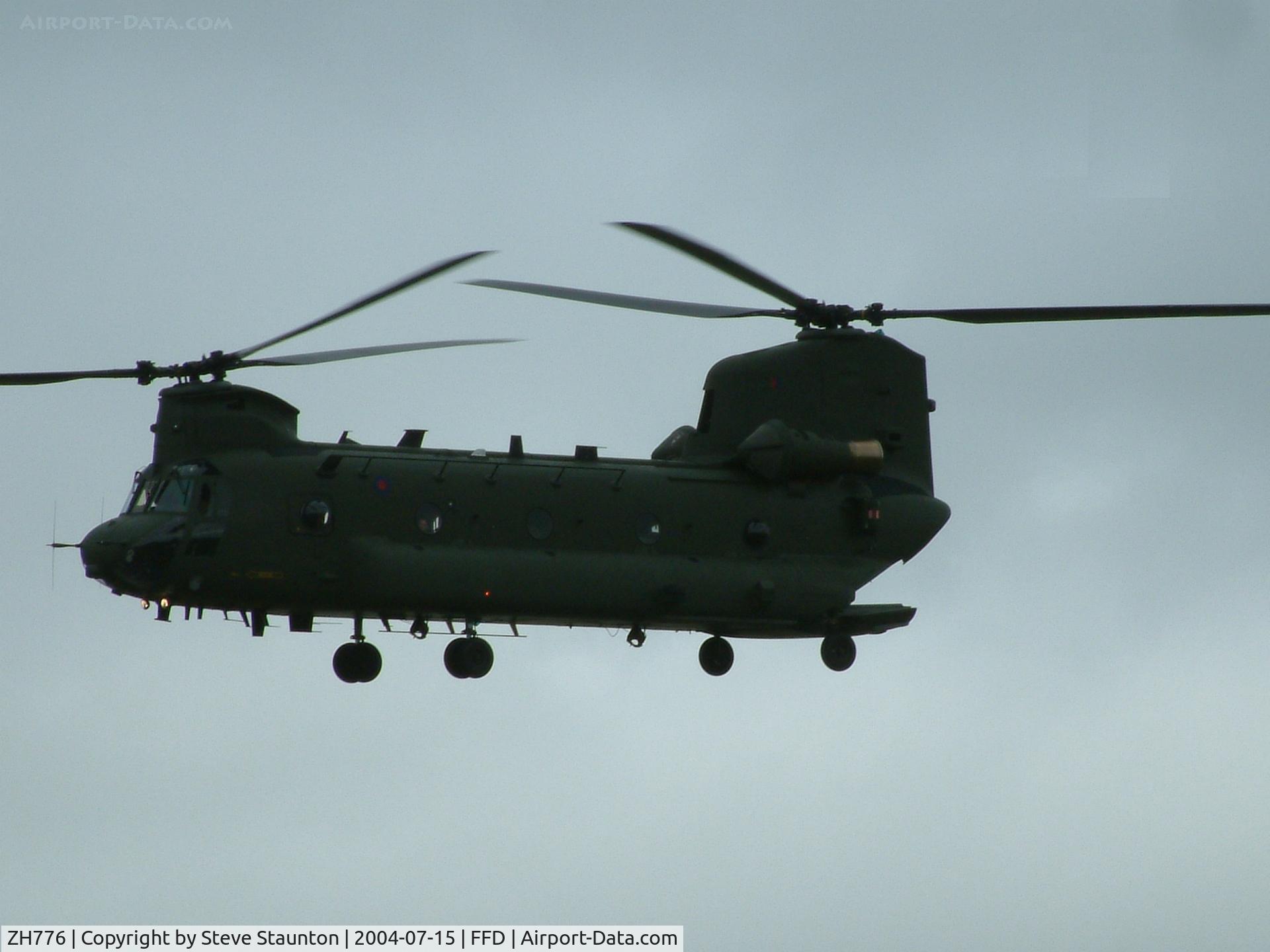 ZH776, Boeing Vertol Chinook HC.2 C/N M4452, Royal International Air Tattoo 2004