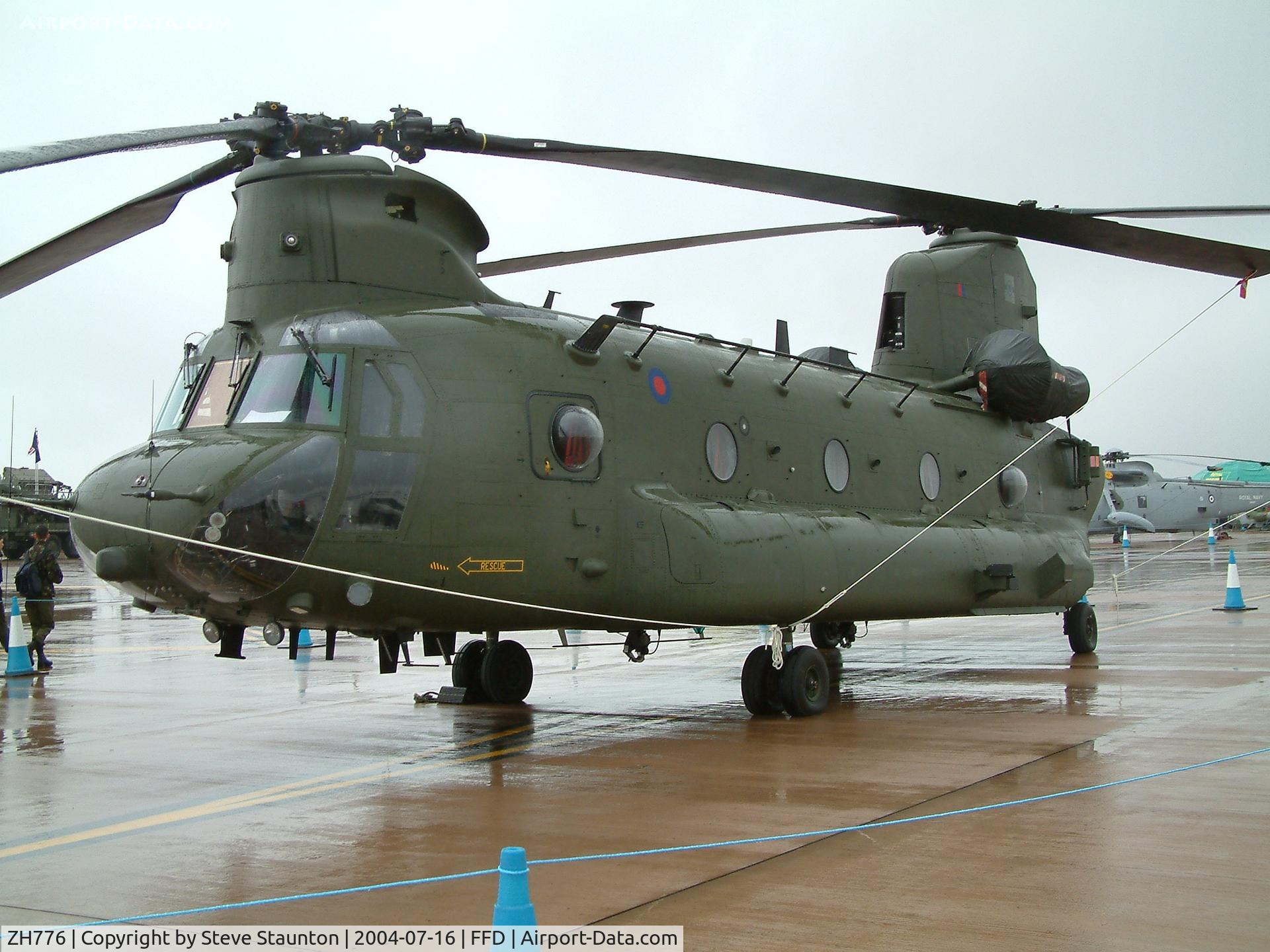 ZH776, Boeing Vertol Chinook HC.2 C/N M4452, Royal International Air Tattoo 2004