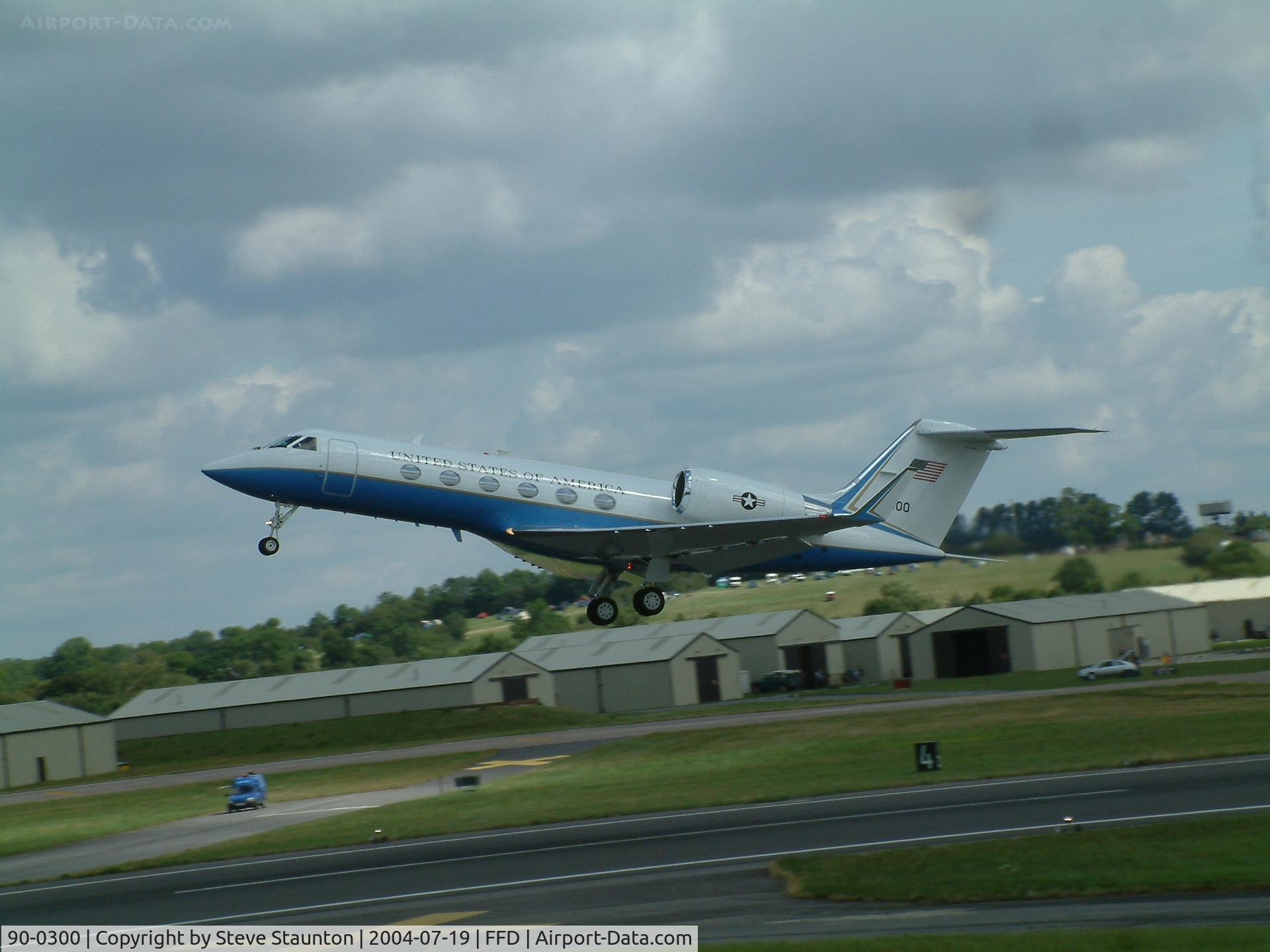 90-0300, 1990 Gulfstream Aerospace C-20H (Gulfstream III) C/N 1181, Royal International Air Tattoo 2004